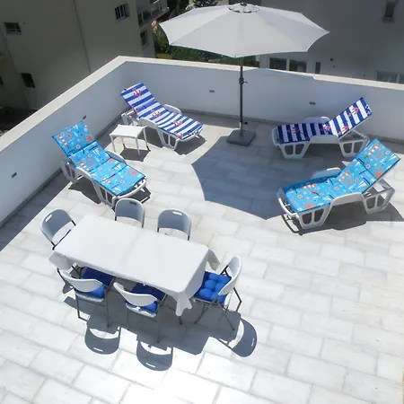 Lejlighed With Terrace And Free Parking - Nearby