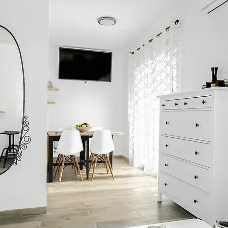 Appartement With Terrace And Free Parking - Nearby