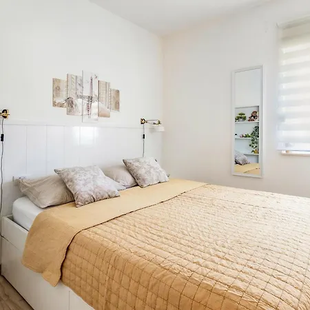 With Terrace And Free Parking - Nearby